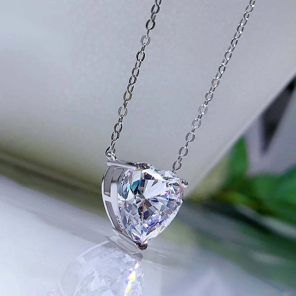 4CT Heart Shape Moissanite Pendant Necklace